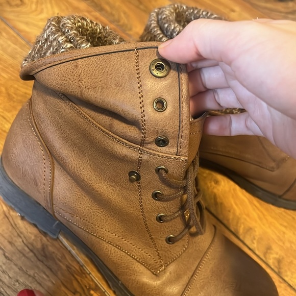 Boots! - Picture 4 of 7